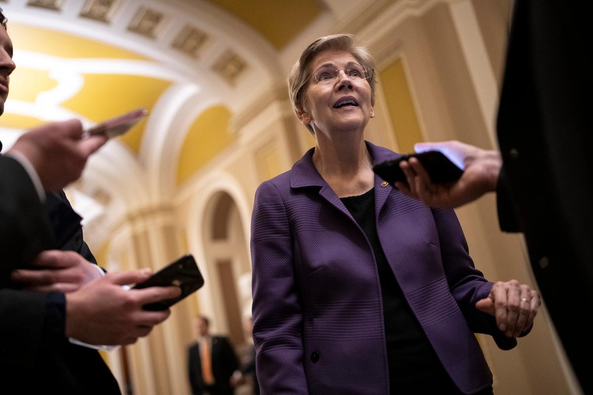 Sen. Warren Calls for Probes Over Claim Elon Musk Prevented Ukrainian Attack on Russian Fleet
