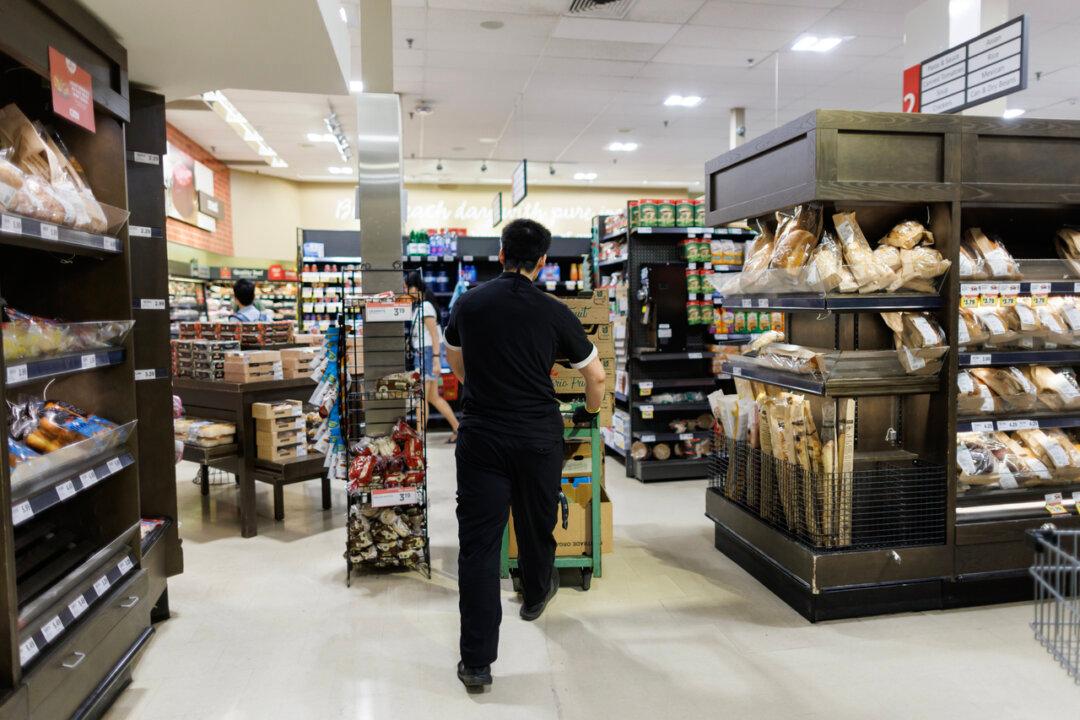 Critics, Opposition React to Ottawa’s Threat of Additional Taxes on Big Grocers
