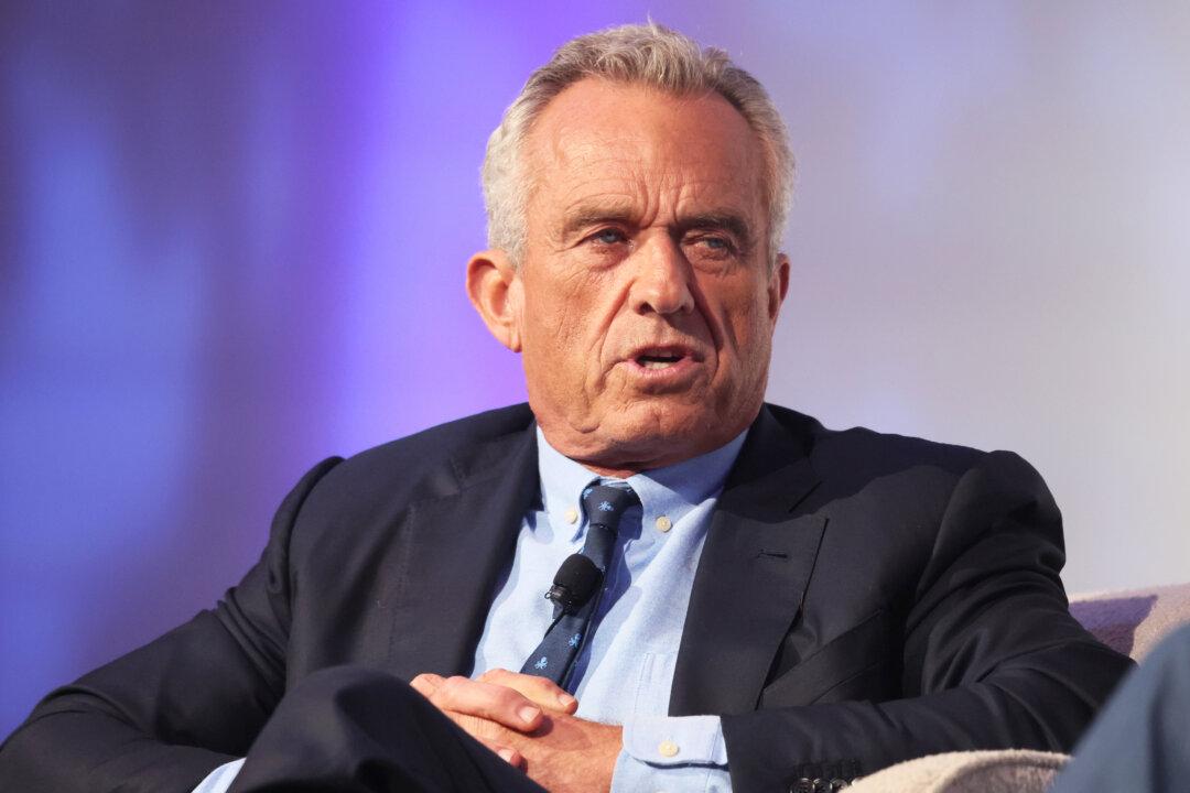 RFK Jr. Combats ‘Censorship’ and ‘Misinformation’ With Alternative Campaign Strategy