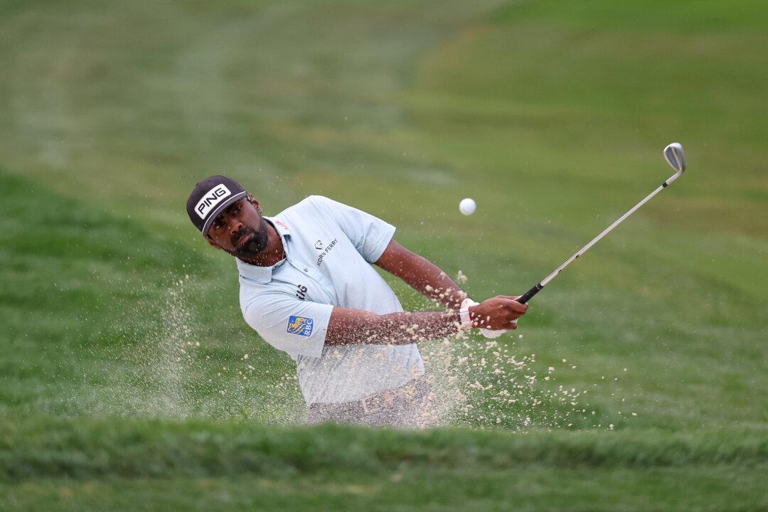 Sahith Theegala Gets Hot, Takes Share of Lead at Fortinet