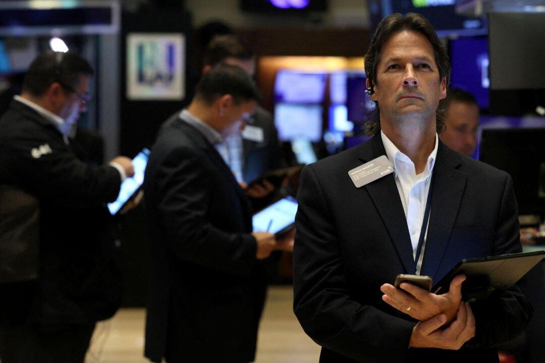 Wall Street Opens Lower on Lingering Concerns Over Elevated Rates