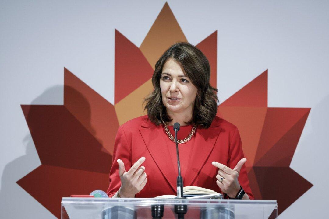 Alberta Premier Says No Referendum on CPP Without Firm Exit Number