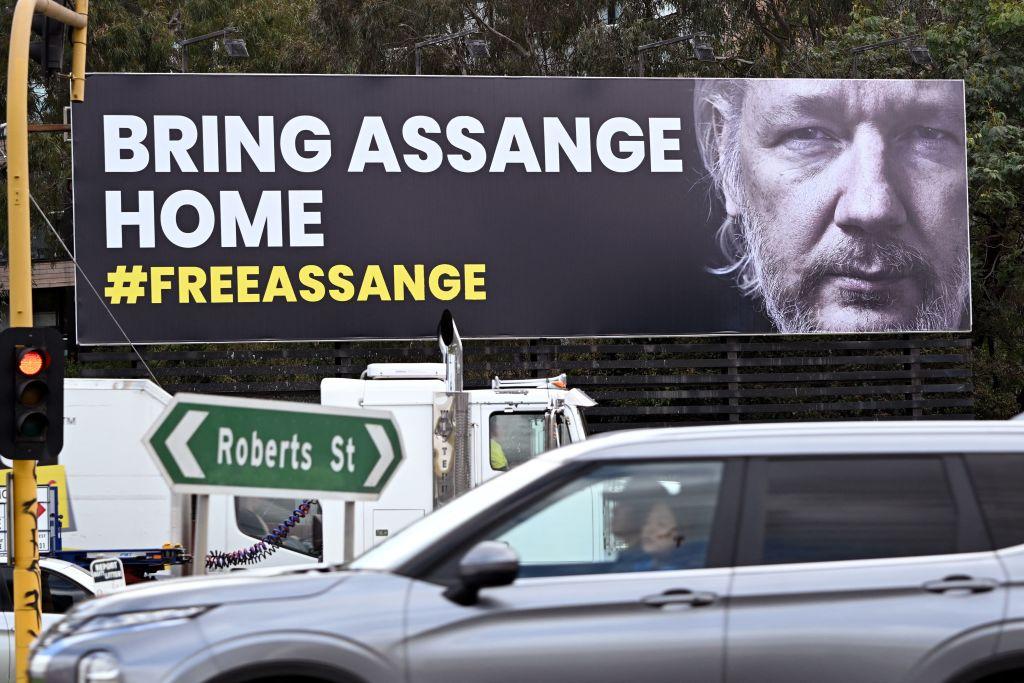 Australian Politicians Fly to Washington DC to Petition for Julian Assange’s Release