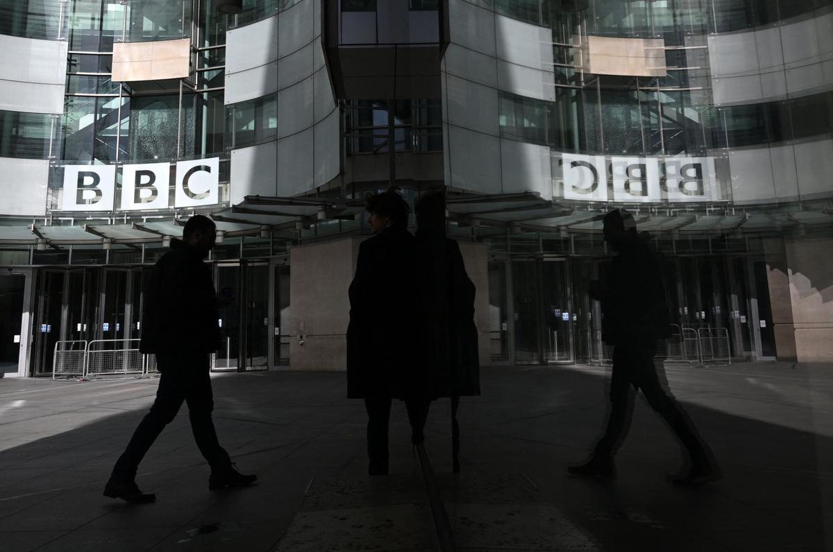Government to Give Media Watchdog More Powers to Regulate BBC News Articles