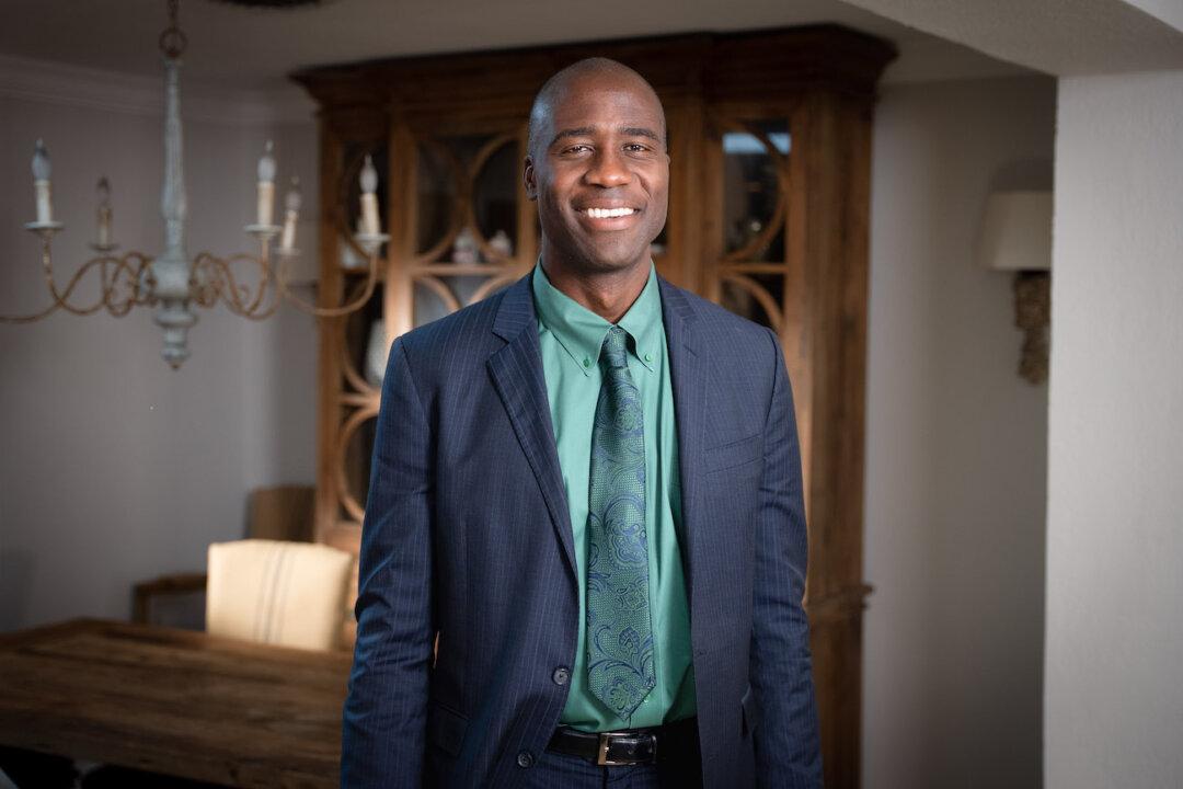 CDC and FDA ‘Abrogating Their Duty to Actually Protect Human Beings’: Dr. Ladapo