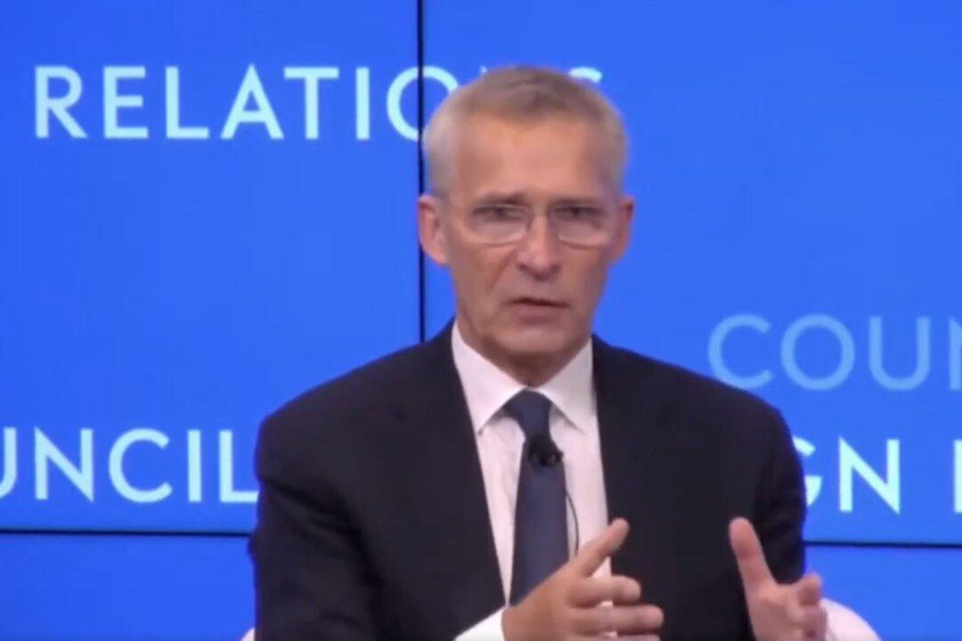 NATO Chief Warns of ‘Bad News’ From Ukraine Amid Report of Secret High-Level Talks