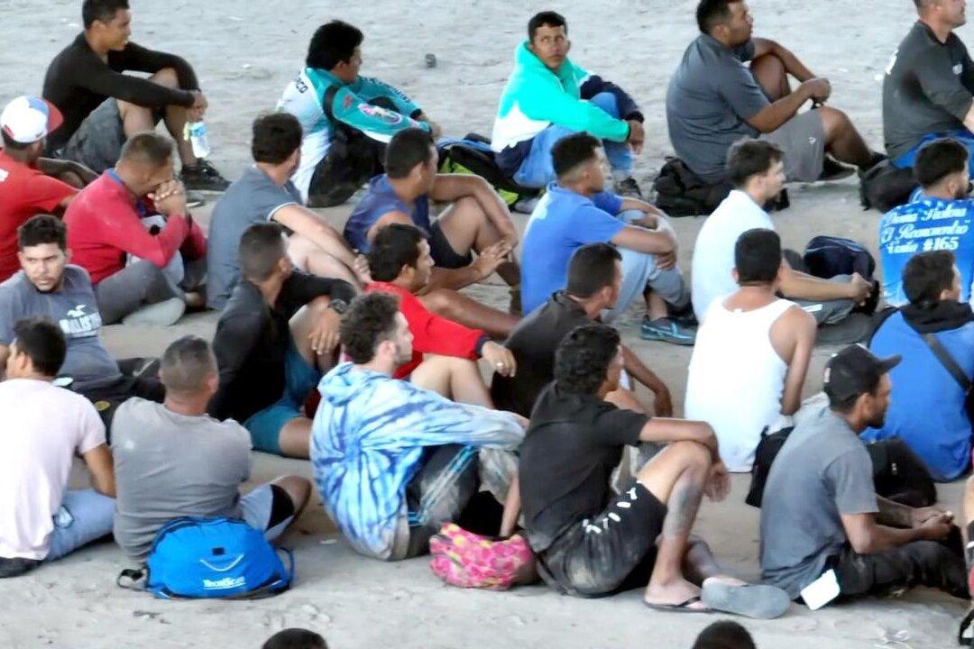 RFK Jr. Chastises President Biden About Border Crisis During Texas Visit