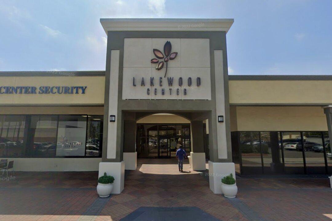 Lakewood Center Mall Closes Early Due to Unruly Juvenile Gathering