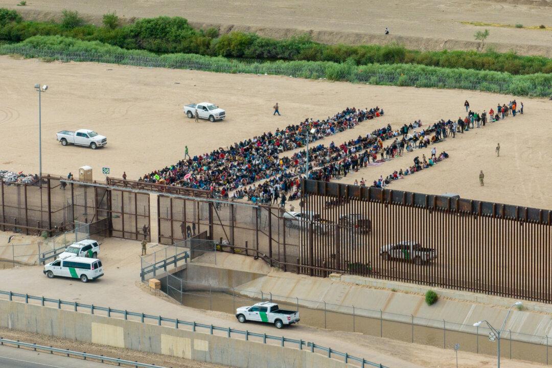 US Agency Waives 26 Laws to Allow Border Wall Construction