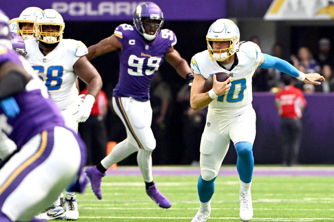 Herbert, Chargers Keep Vikings Winless, Pulling out a 28–24 Victory Sealed by Late Pick in End Zone