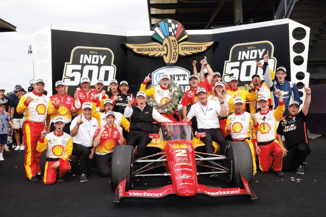 Indy 500 Champion Won Race on 12th Try, Perseveres With Dad’s Advice: “Pursue It to the Very End”