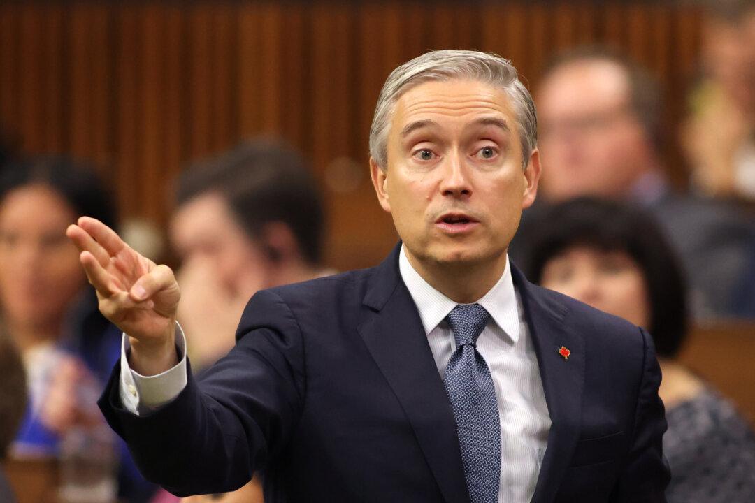 Industry Minister Says He Was Unaware of Foreign Workers Coming to Subsidized Battery Plant