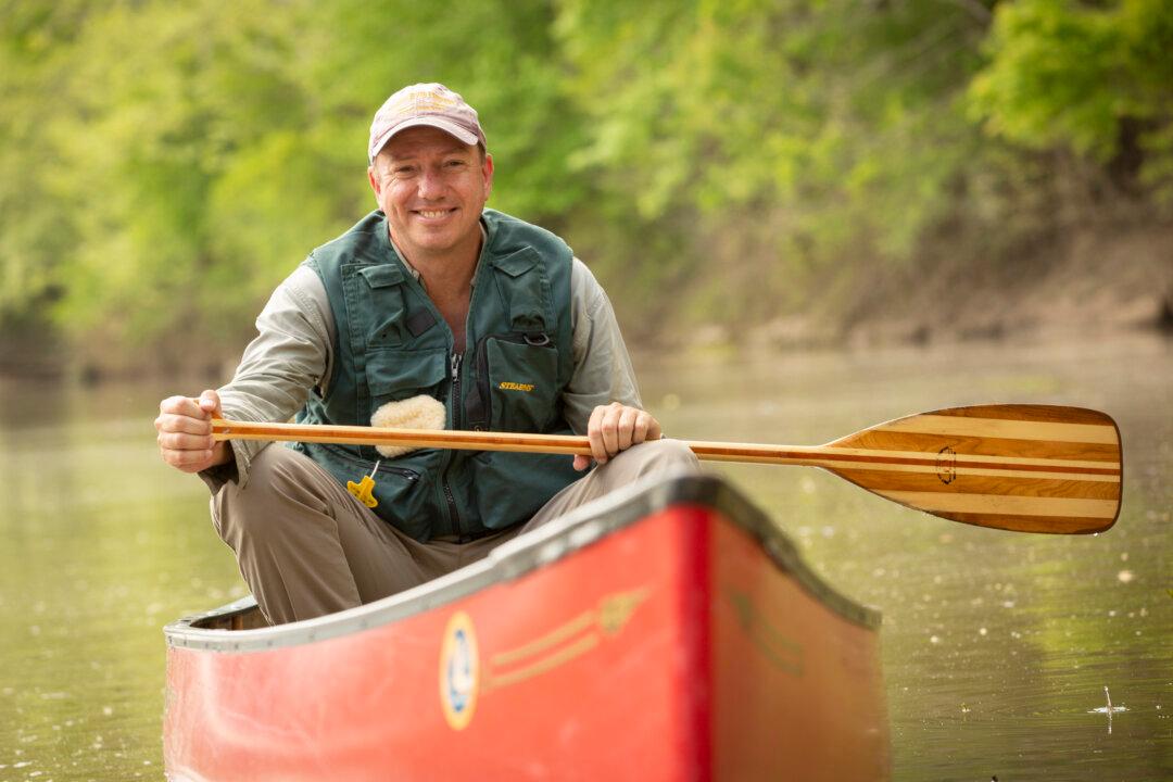 Writer Canoes Across America, Reveals What Unites This Country