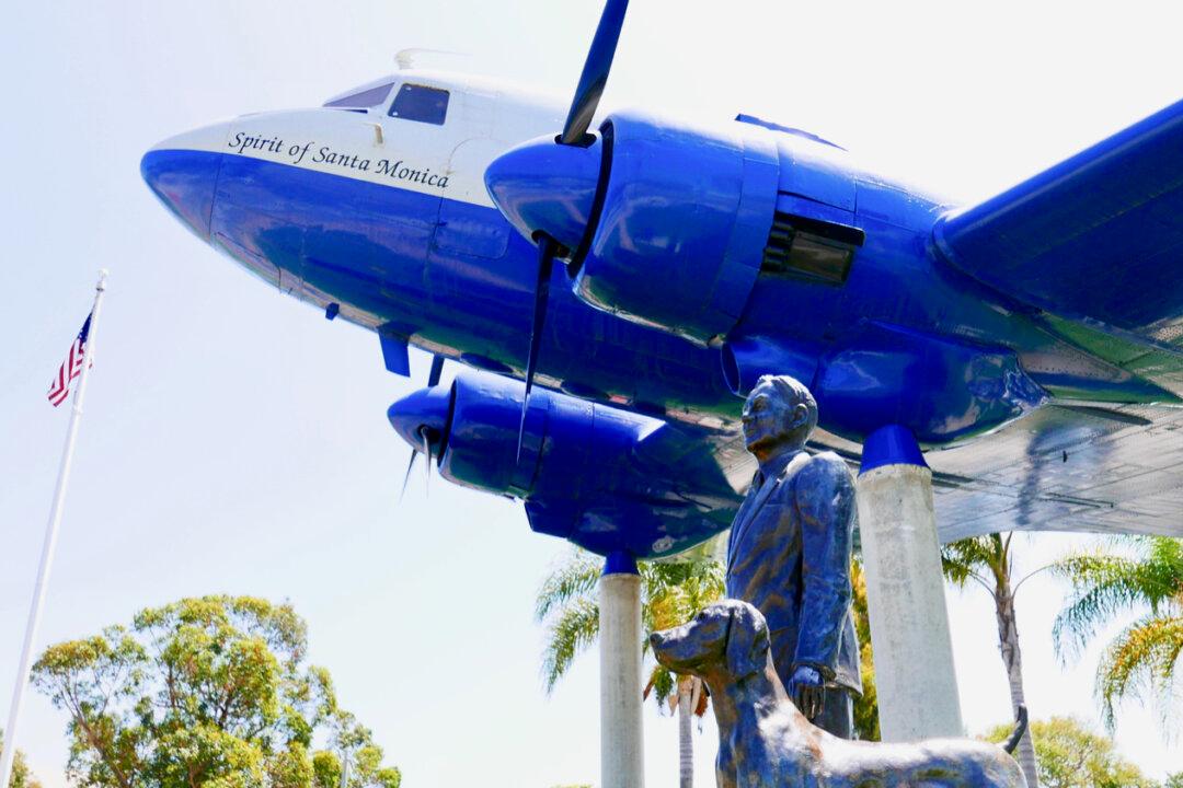 Donald Douglas: First Around the World