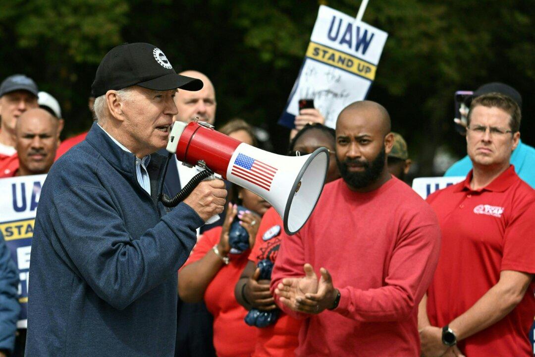 Biden to UAW Workers at Picket Line: You Deserve ‘Significant Raise’