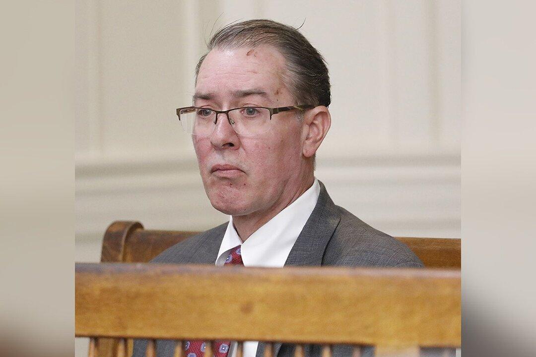 Man Jailed While Awaiting Trial for Fatal Apple Store Crash Because Monitoring Bracelet Not Charged