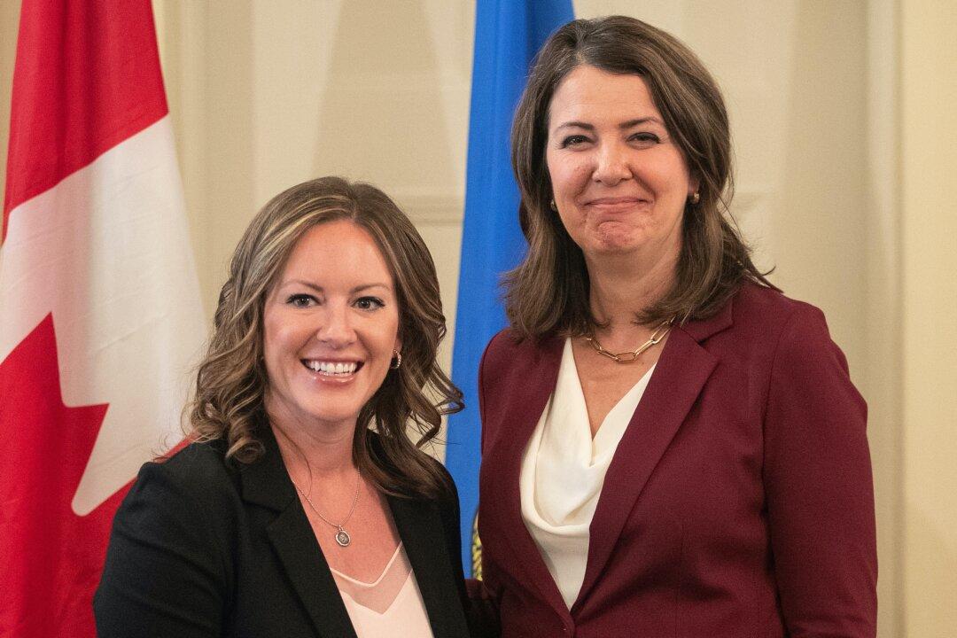 Alberta Court Challenge of Federal Emissions Cap Looms as Ministers Meet in Ottawa