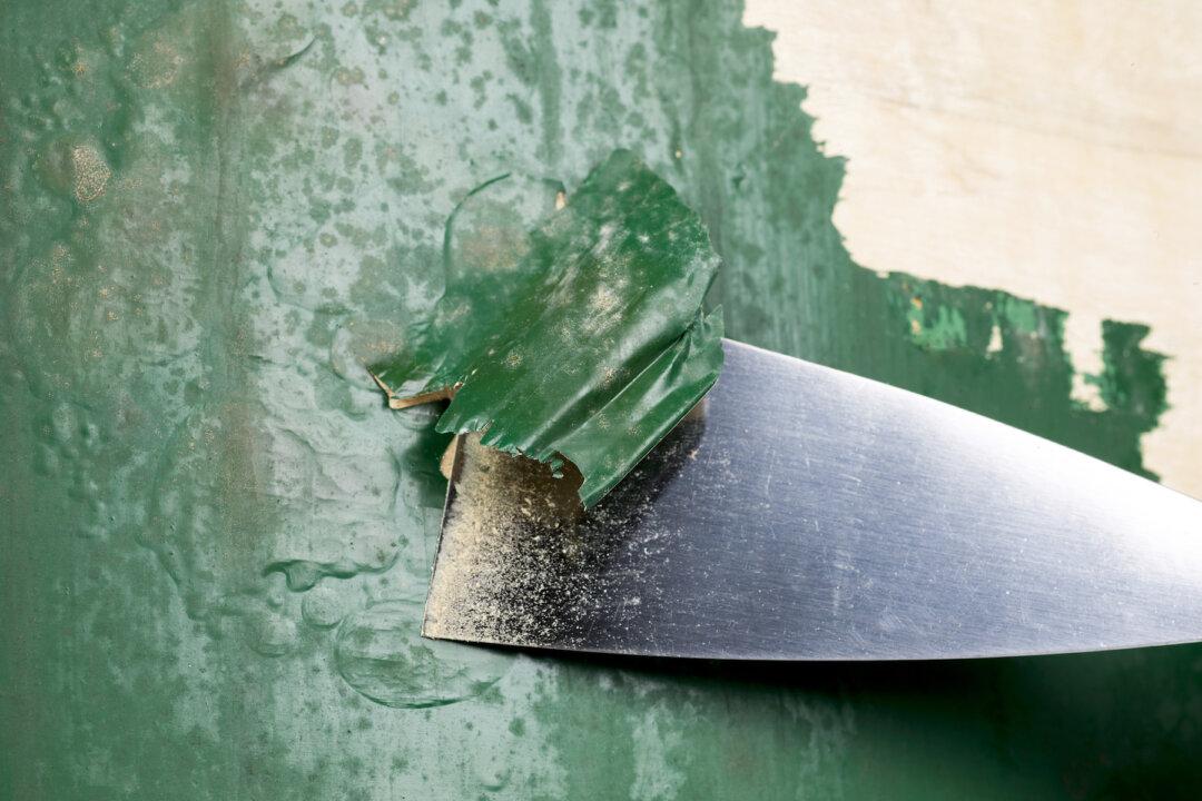 How to Strip Old House Paint the Easy Way