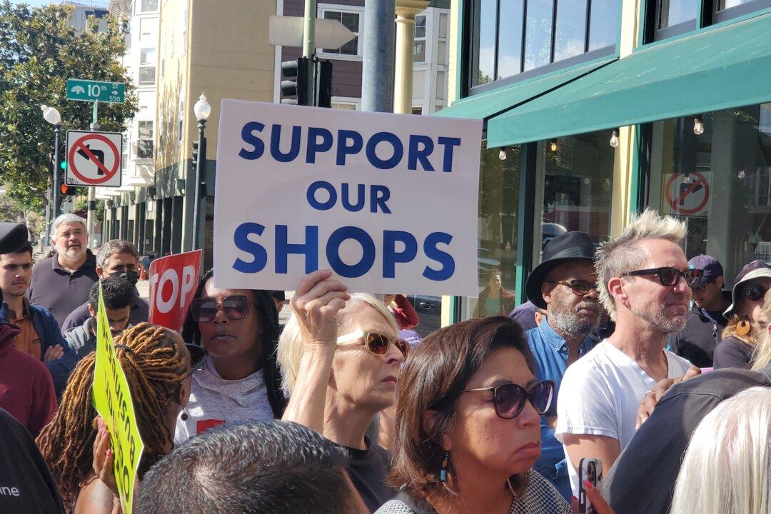 Hundreds of Businesses Strike in California City Demanding Crime Reduction Measures