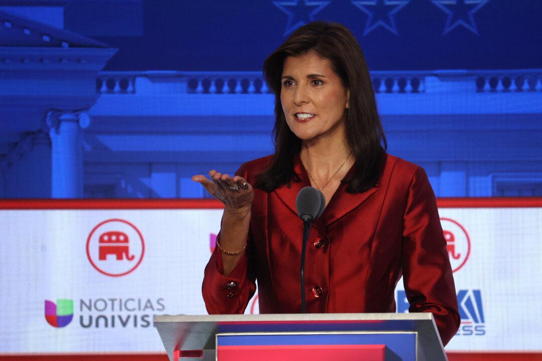 Haley Works to Close the ‘Trump Gap’ With More Appearances in New Hampshire