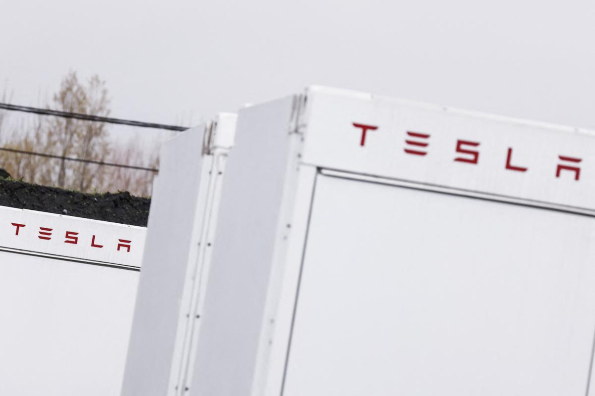 Fire Breaks Out at $60 Million Tesla Battery Station in Queensland