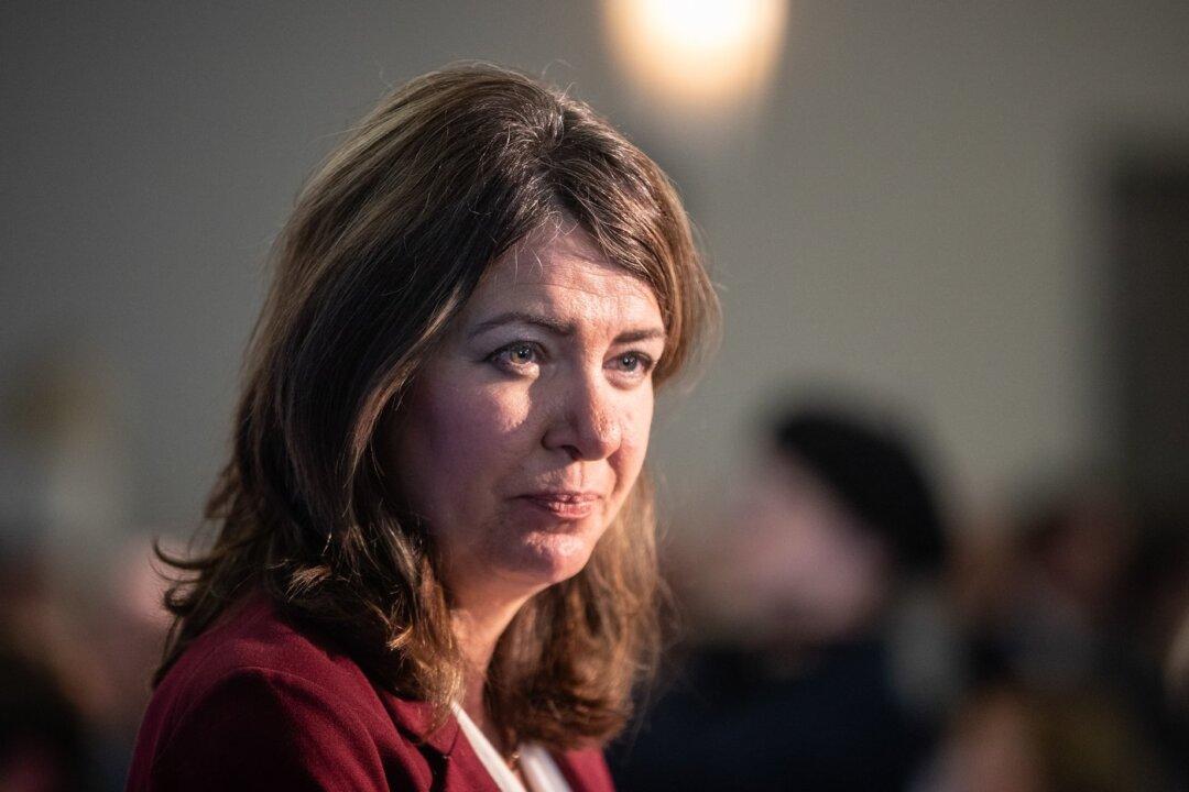 Alberta Premier Wants Trudeau to Replace Environment Minister Guilbeault