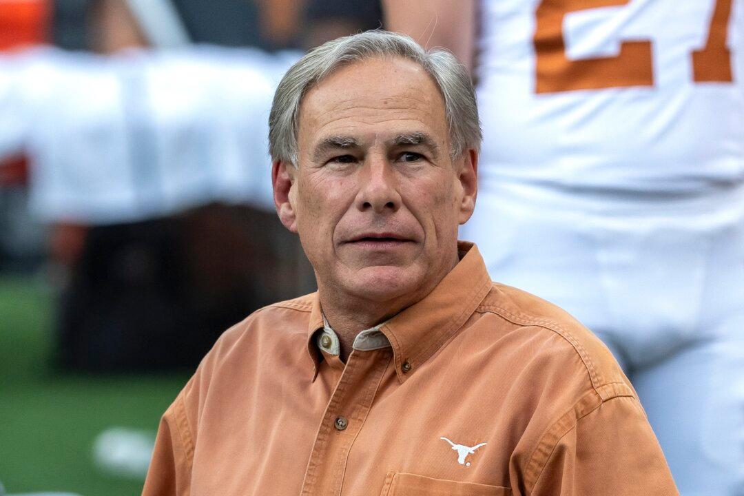 Texas Governor Signs Bill Banning COVID-19 Vaccine Mandates