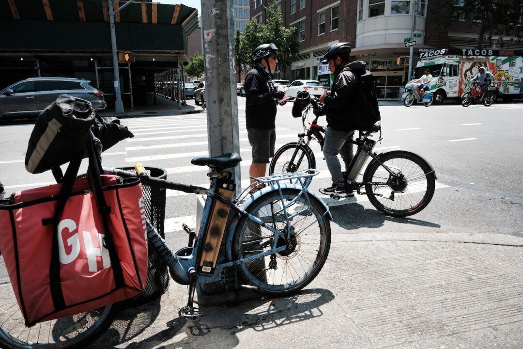 Uber, DoorDash Fail to Block NYC’s Minimum Wage Increase for App-Based Delivery Workers