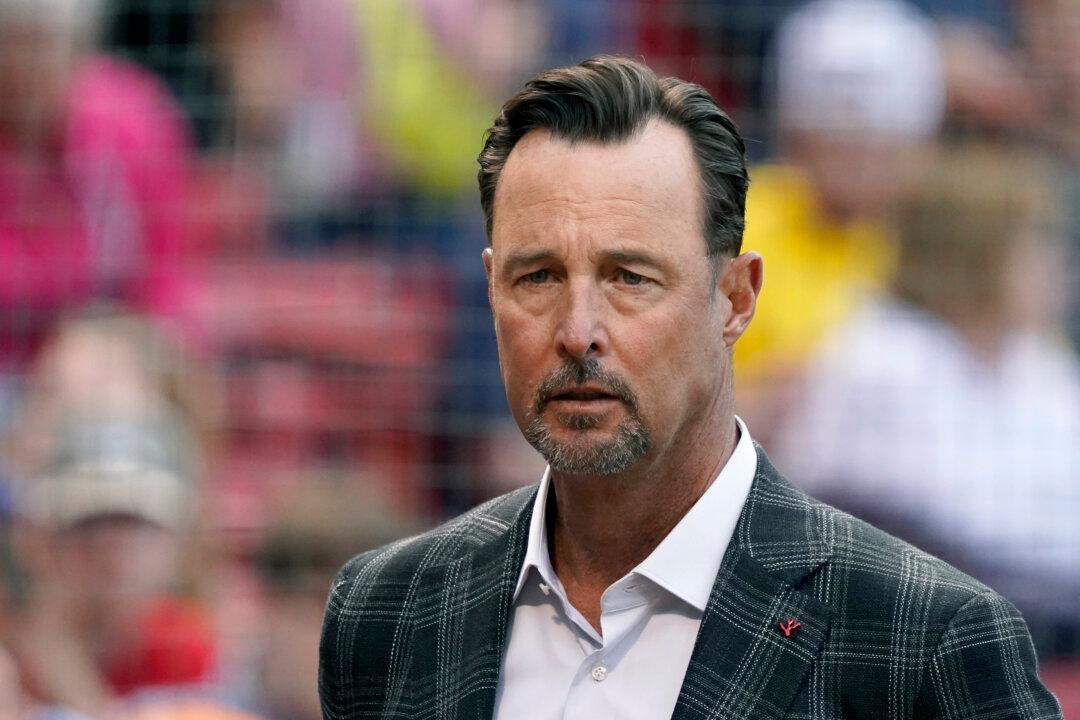 Red Sox Say Tim Wakefield Is in Treatment, Asks for Privacy After Illness Outed by Schilling