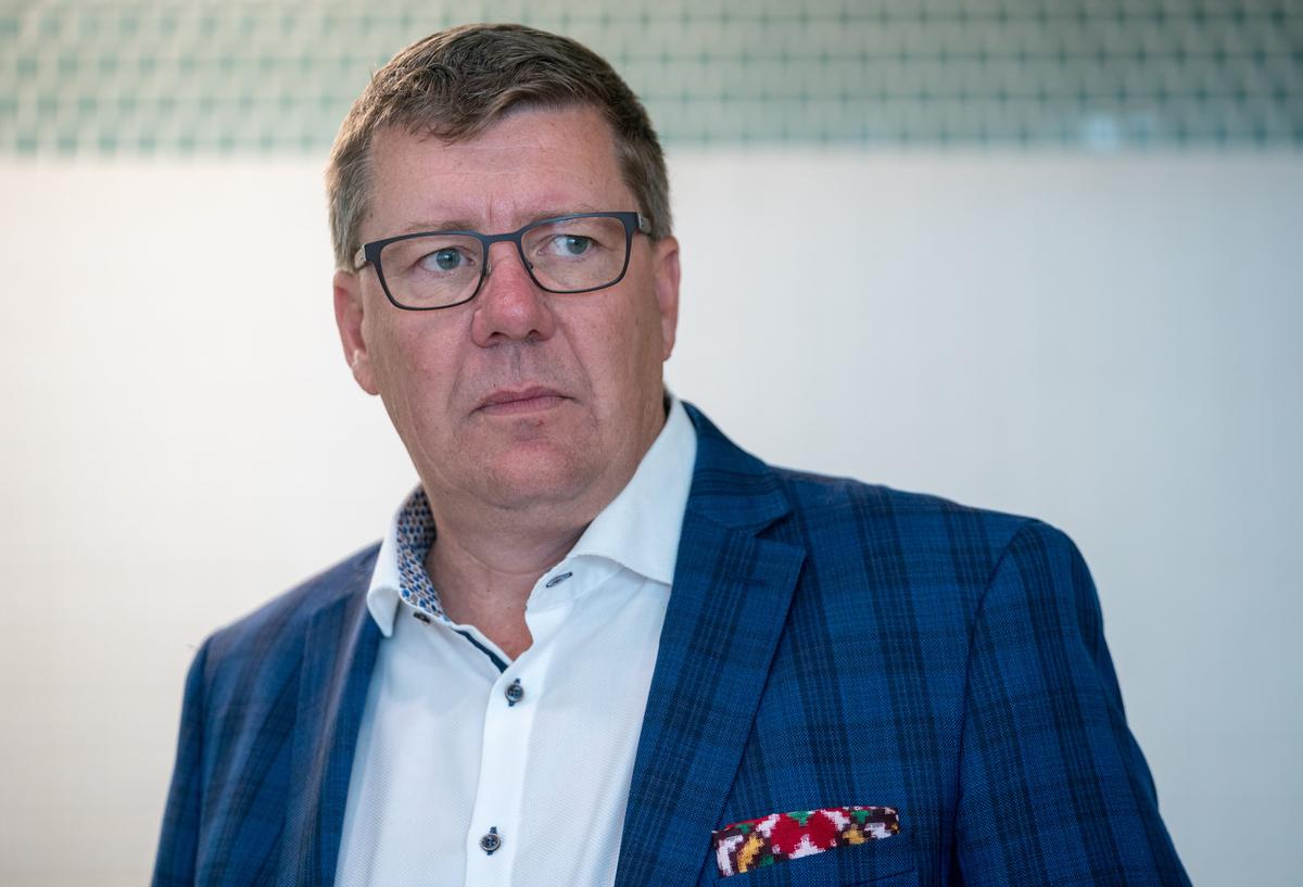 Sask. Premier Scott Moe Stands Behind Decision to Use Notwithstanding Clause for Pronoun Policy