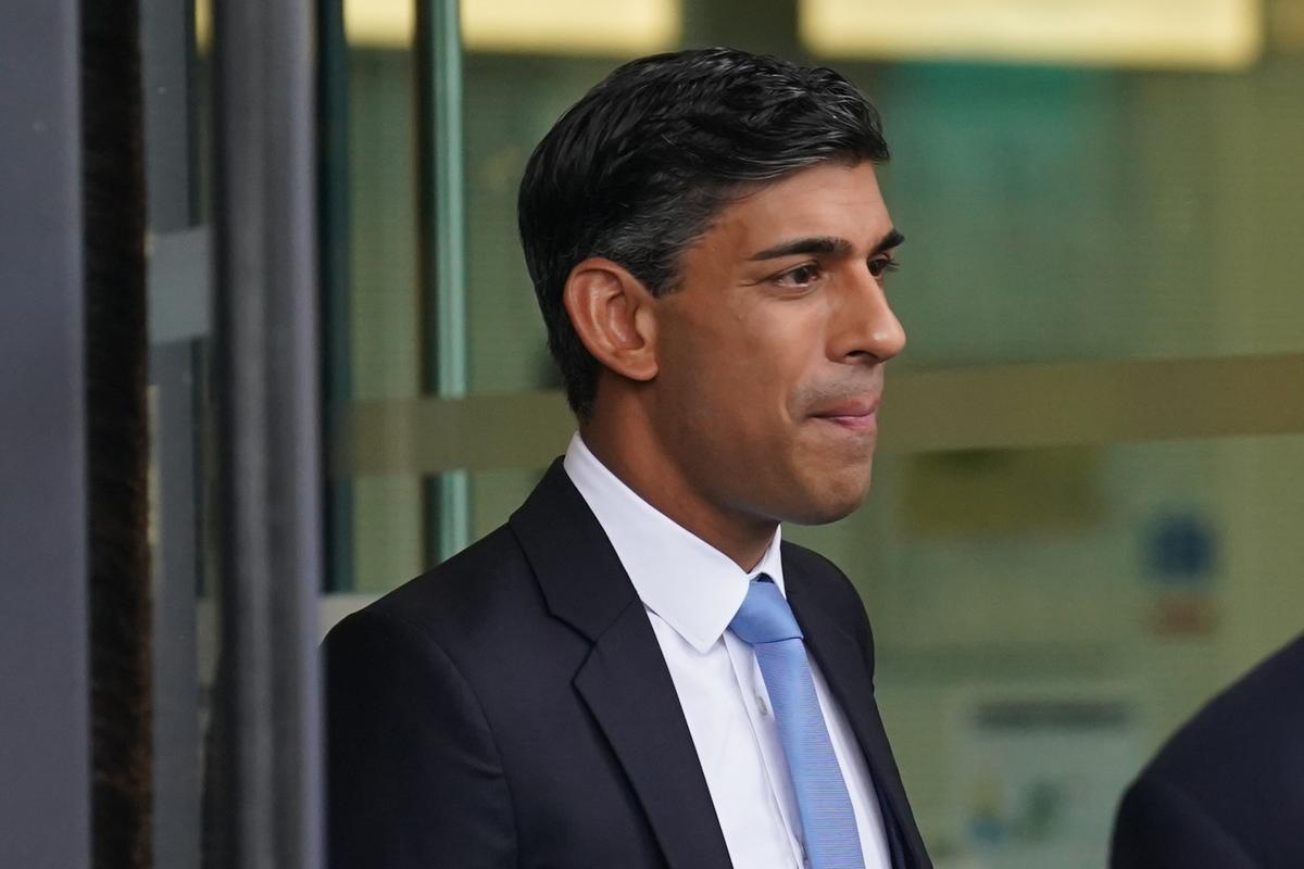 Sunak Stands Firm on HS2 Amid Criticism From Former Prime Ministers