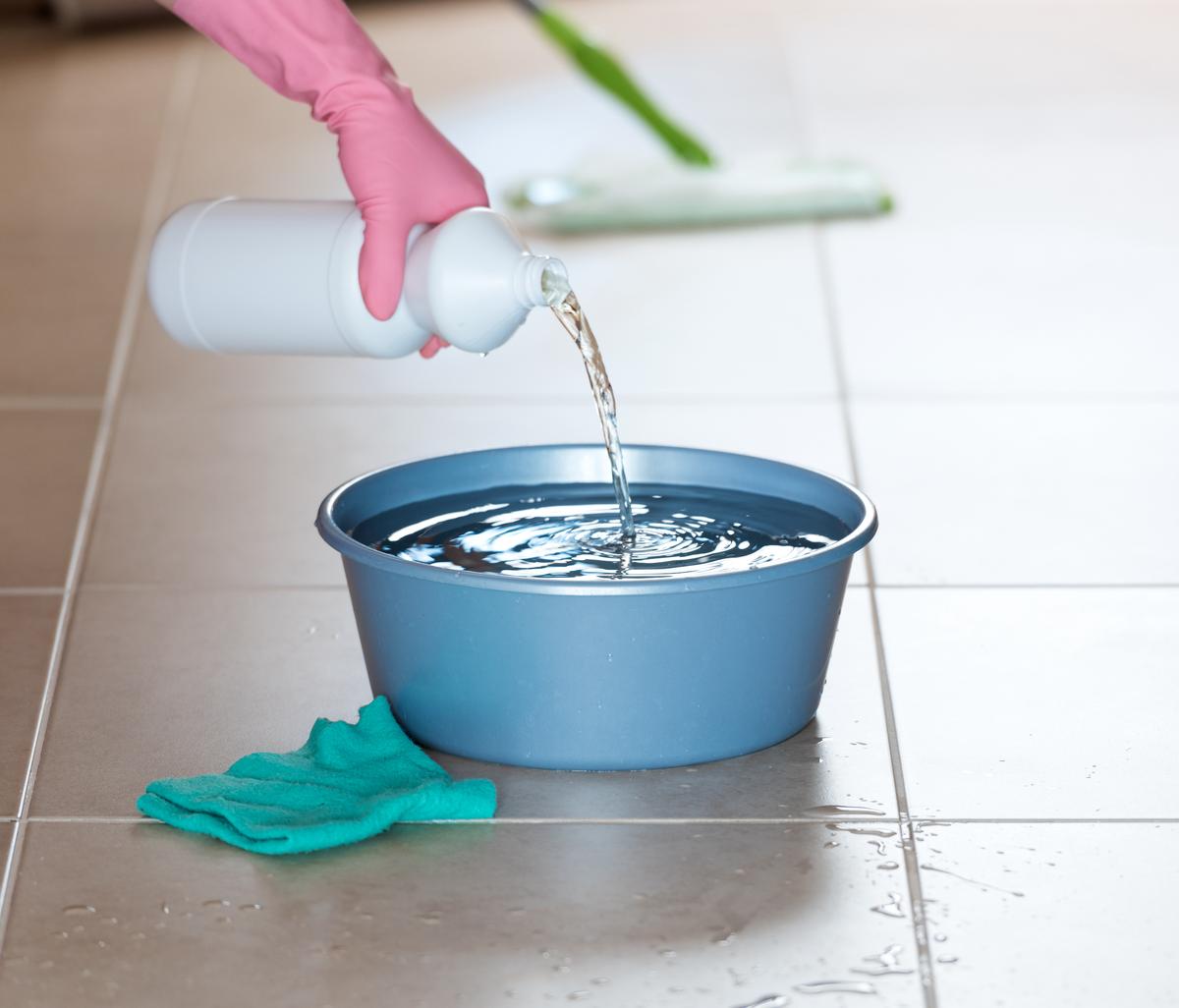 Surprising Chlorine Bleach Uses Beyond Laundry