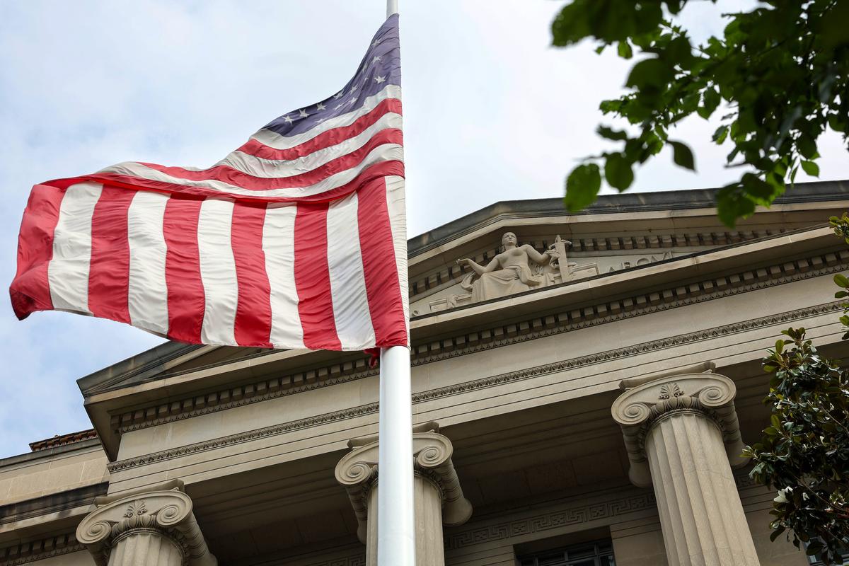 DOJ Says Trump Has No ‘Absolute Immunity’ in Jan. 6 Case