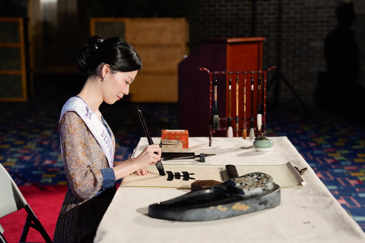 Miss NTD Beauty Pageant Celebrates Purity, Kindness, and Beauty in Chinese Women