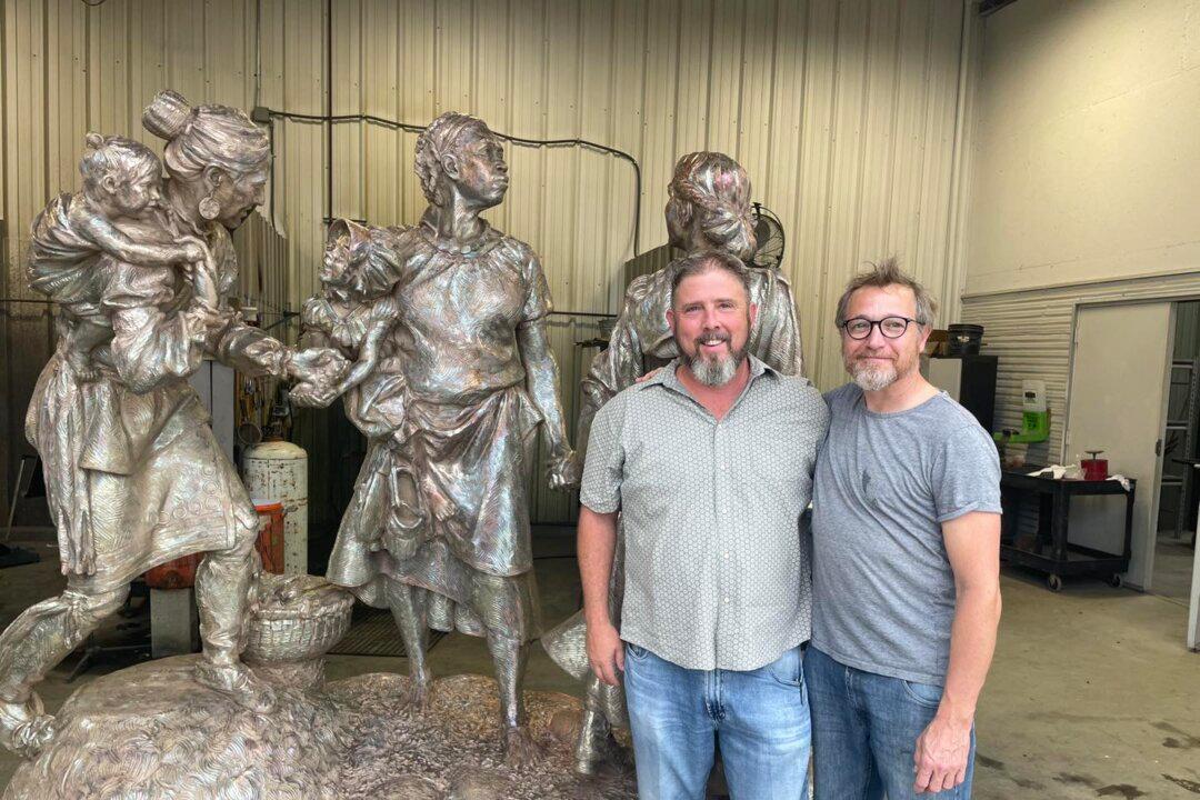A Symbiotic Relationship Between Sculptor and Foundry