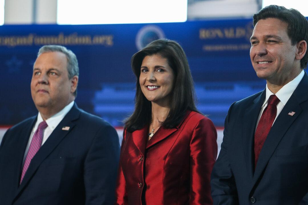 Haley Looks to Overtake DeSantis as Trump Alternative