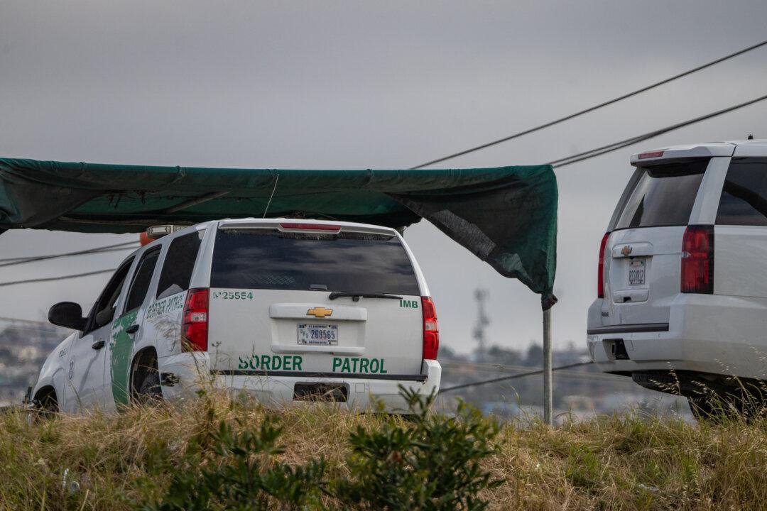 US Citizen Arrested After 9 Illegal Immigrants Found Inside Fake Delivery Van