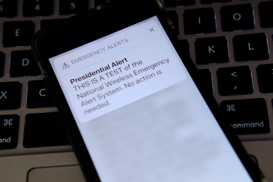 ‘Presidential’ Emergency Alert Sent Out to Millions of Americans’ Phones