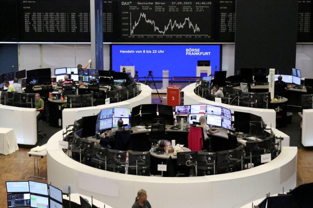 10-year Treasury Yield Hits 5 Percent, Stocks at 7-month Lows