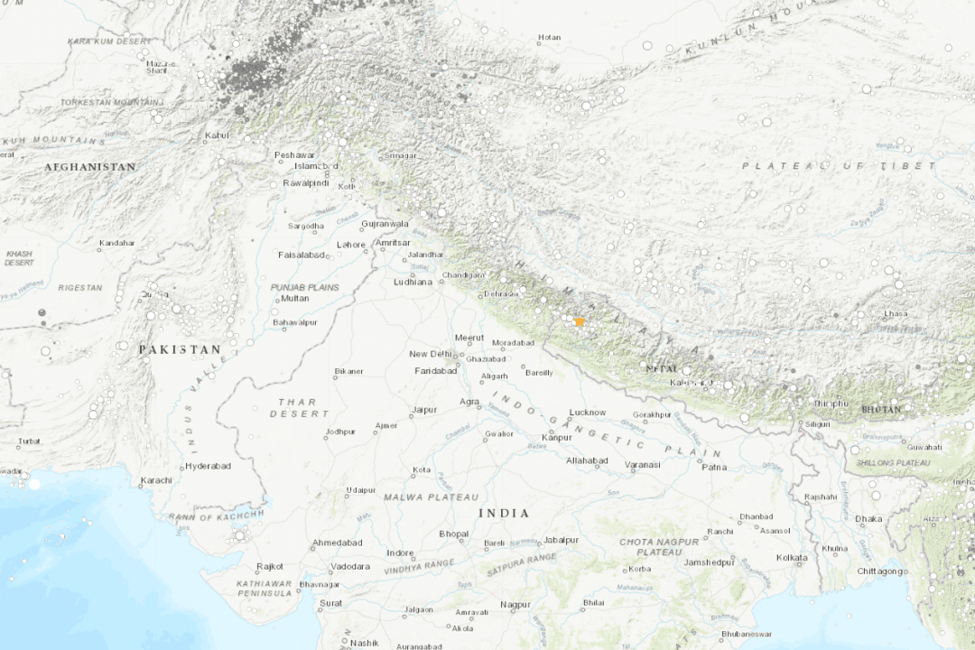 One Killed in Landslide After Earthquakes Rattle Nepal