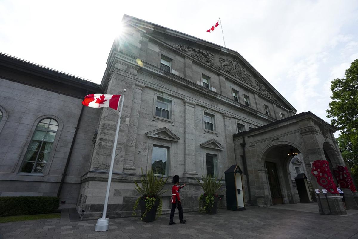 Taxpayer Group Says $8M Cost of Barn for Rideau Hall Too High