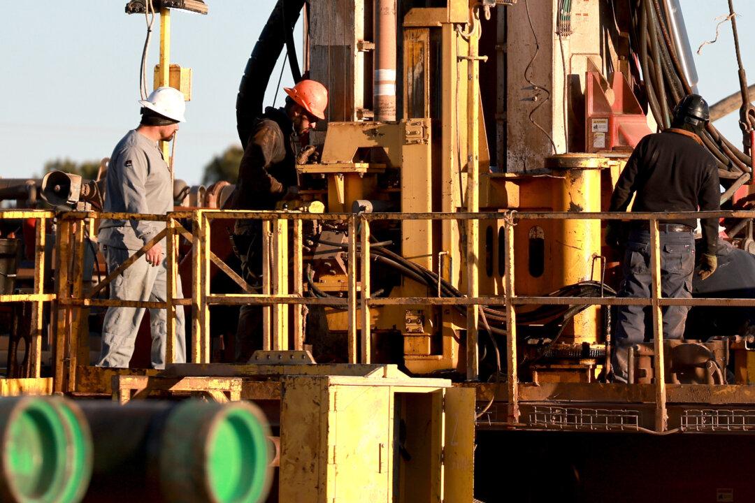 Oil Supply Fears Grow as US Drilling Activity Slows, OPEC to Keep Cuts Intact