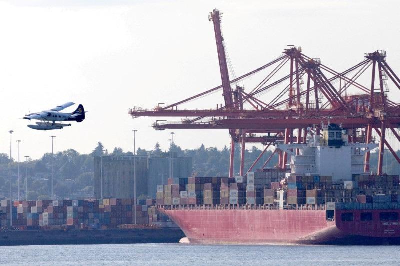 Canada Posts Surprise August Trade Surplus, Rebounding After Port Closures
