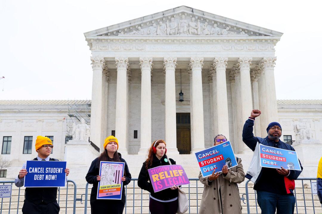 America in Brief: US Supreme Court Blocks Student Loan Relief Programme