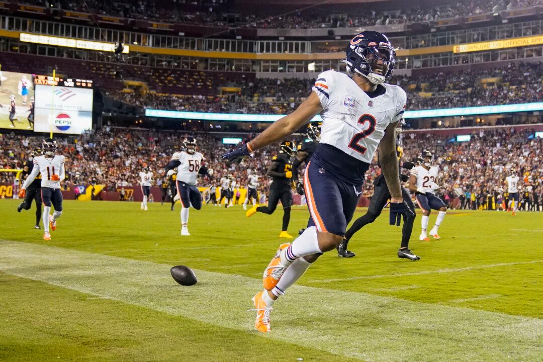 Magic Johnson Chides His Commanders for ‘No Intensity’ in a 40–20 Loss to Previously Winless Chicago