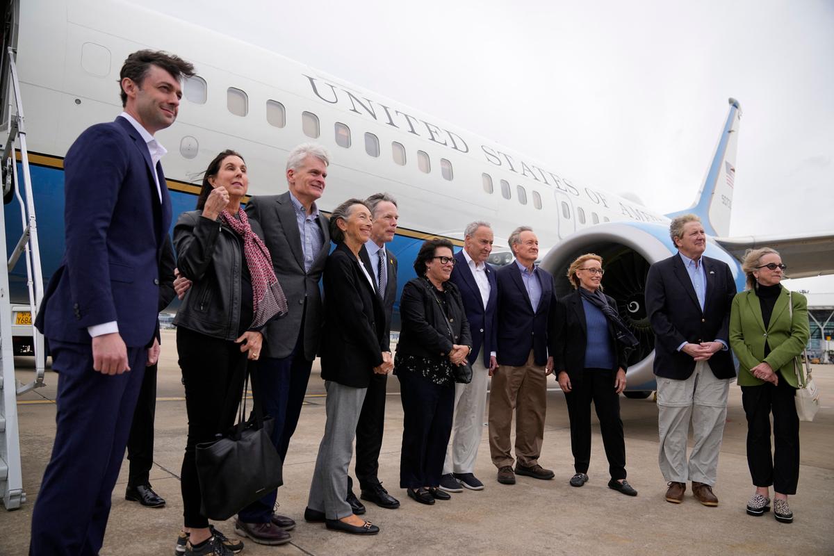 Schumer Meets Shanghai Party Chief in Bipartisan Senate Trip to China