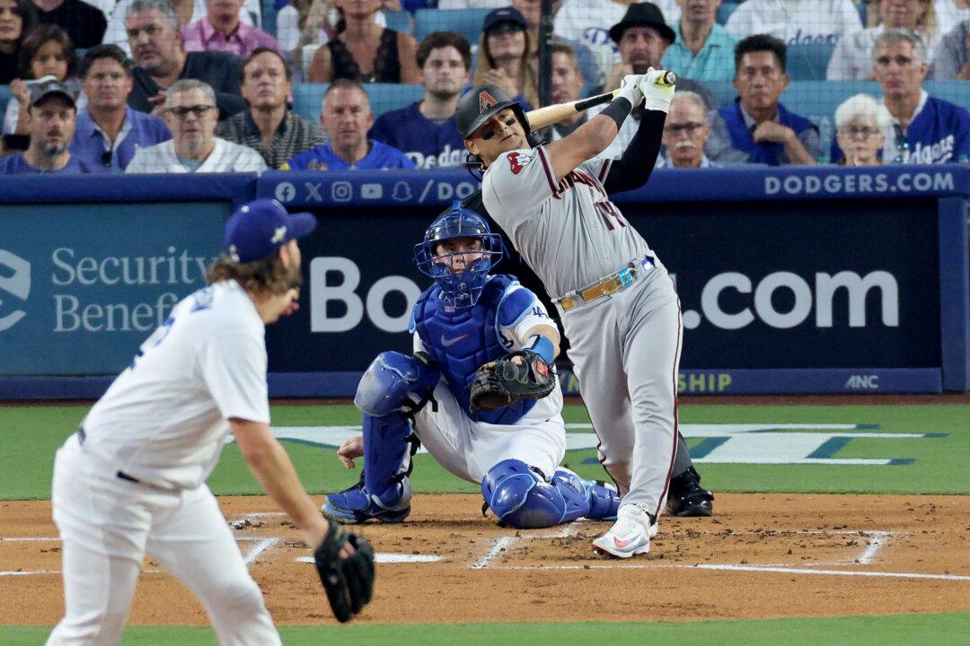 Diamondbacks Chase Clayton Kershaw in 1st Inning and Rout Dodgers 11–2 in NLDS Opener