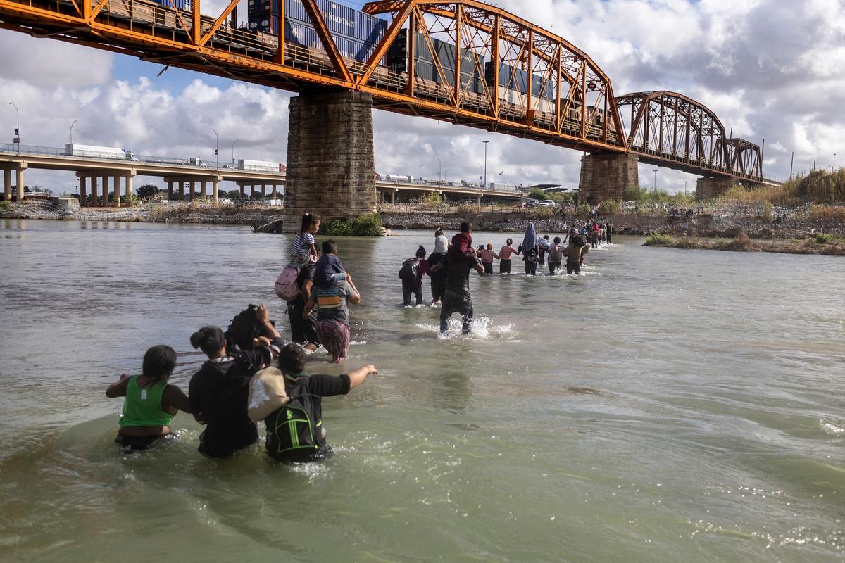 Biden Administration Threatens to Sue Texas Over New Border Security Law