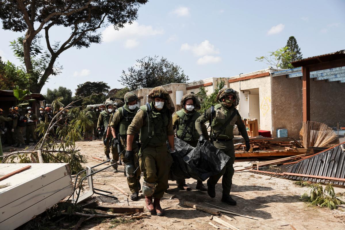 Israel Relaxes Gun Laws After Hamas Attack