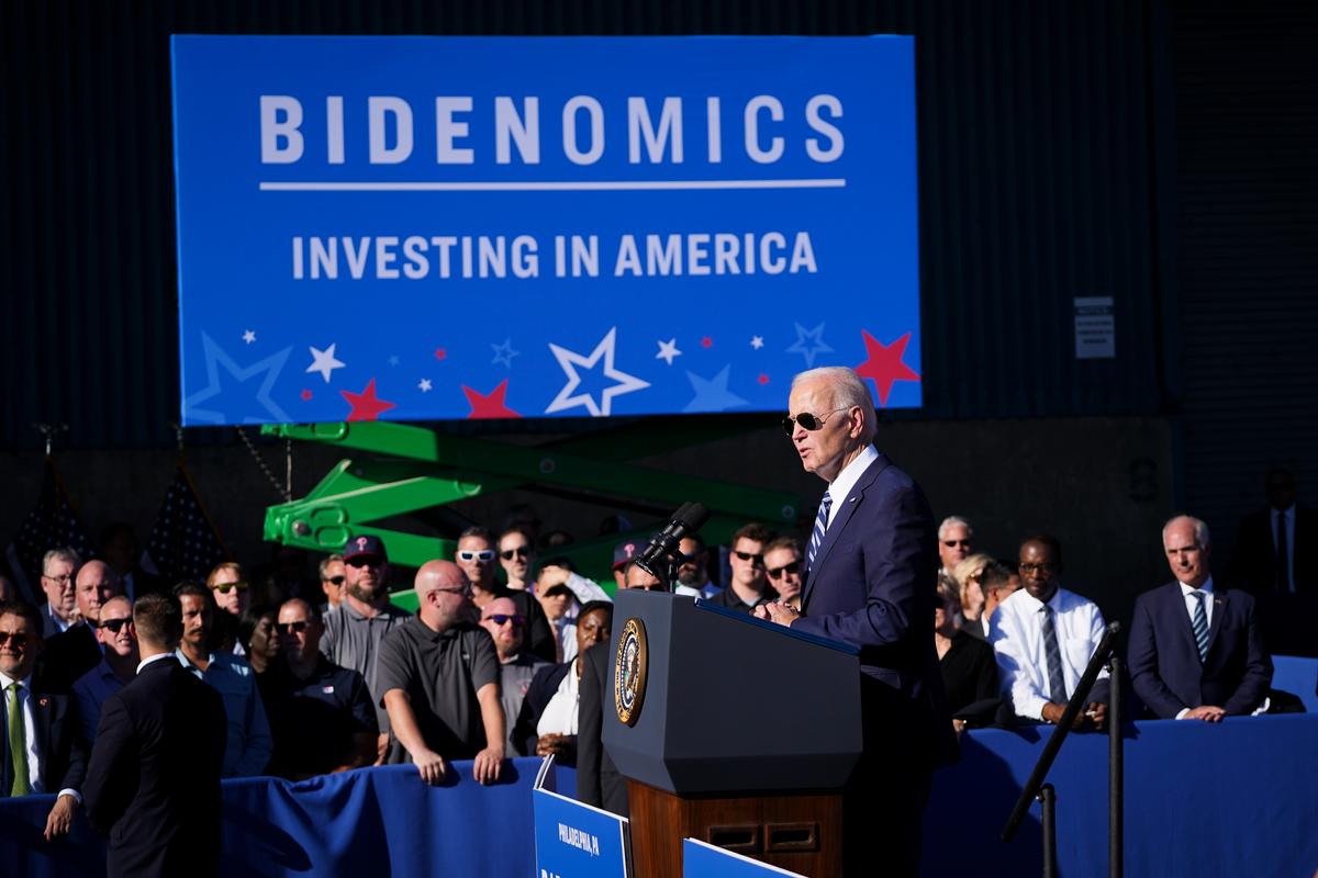Biden Shifting Away From ‘Bidenomics’ Talk as Public Remains Skeptical on Economy